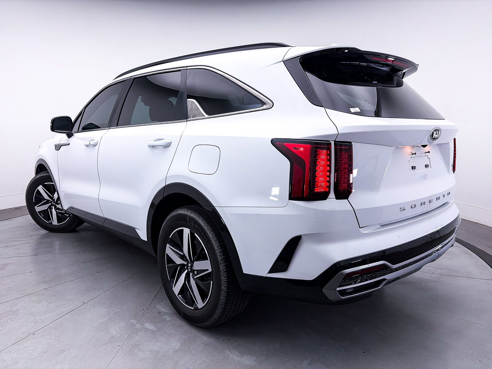 Used 2021 Kia Sorento S w/ Panoramic Sunroof Package image 2