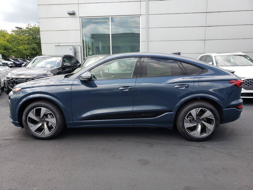 New 2027 Audi Q6 e-tron Prestige AWD/4WD image 2