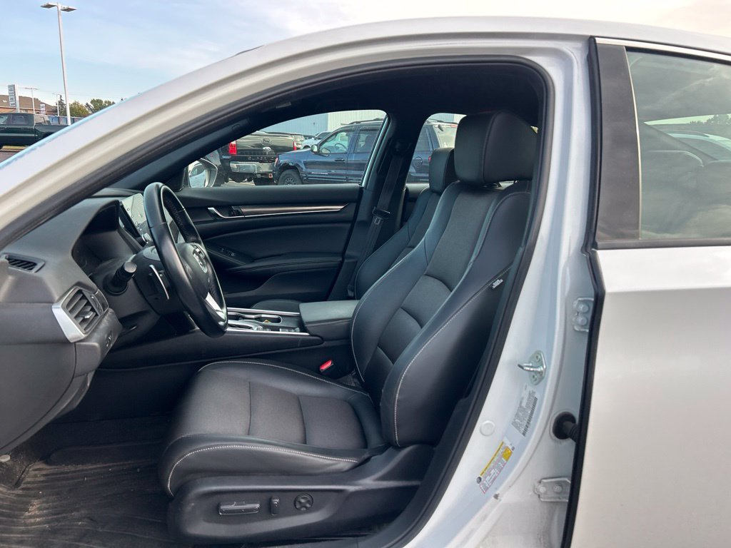 Used 2022 Honda Accord Sport image 6