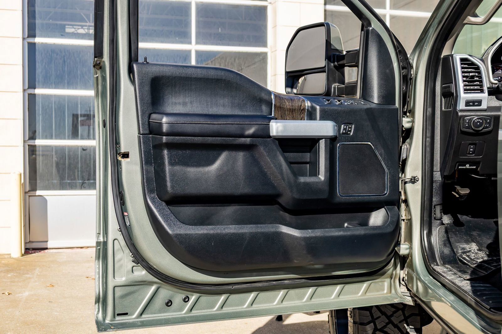 Used 2020 Ford F250 Lariat image 33