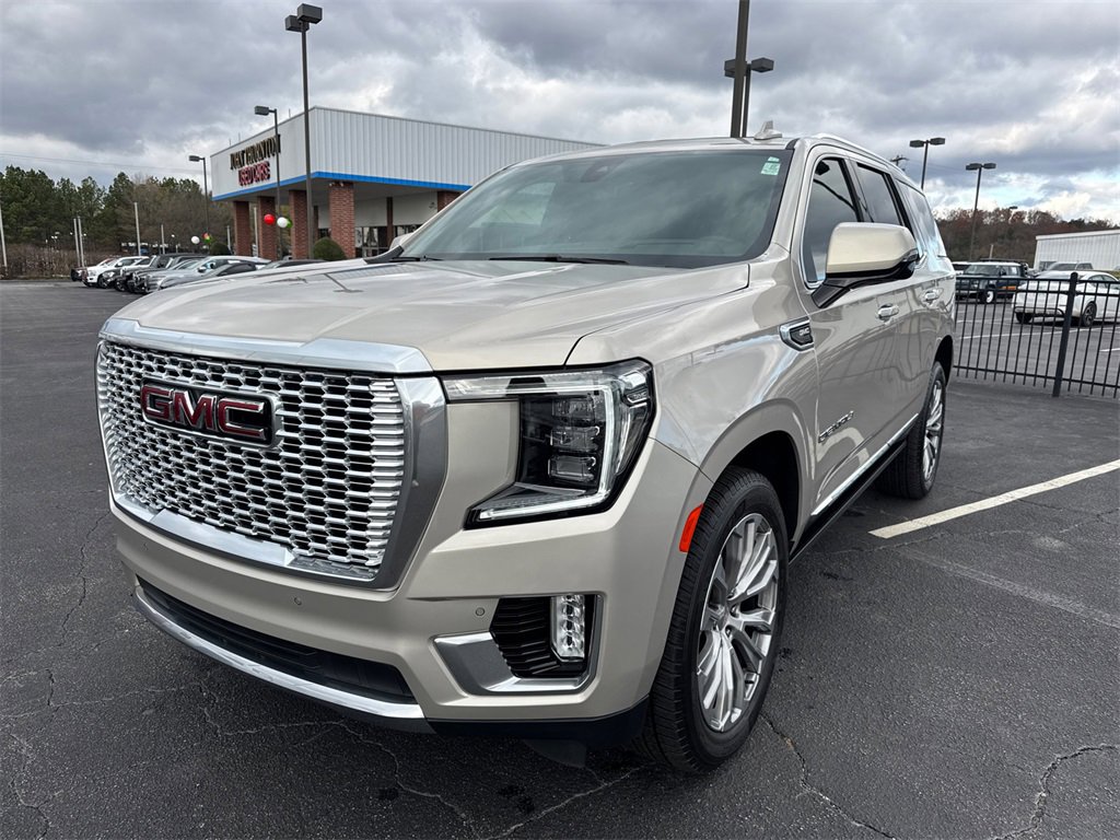 Used 2021 GMC Yukon Denali w/ Denali Premium Package image 2