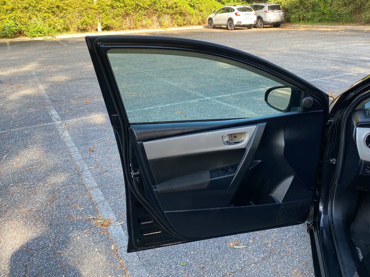 Used 2019 Toyota Corolla LE FWD image 13