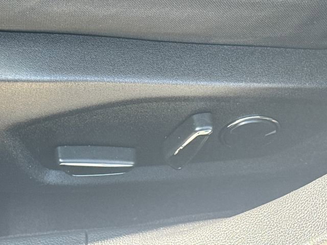 Used 2017 Ford Fusion SE w/ Fusion SE Technology Package image 21