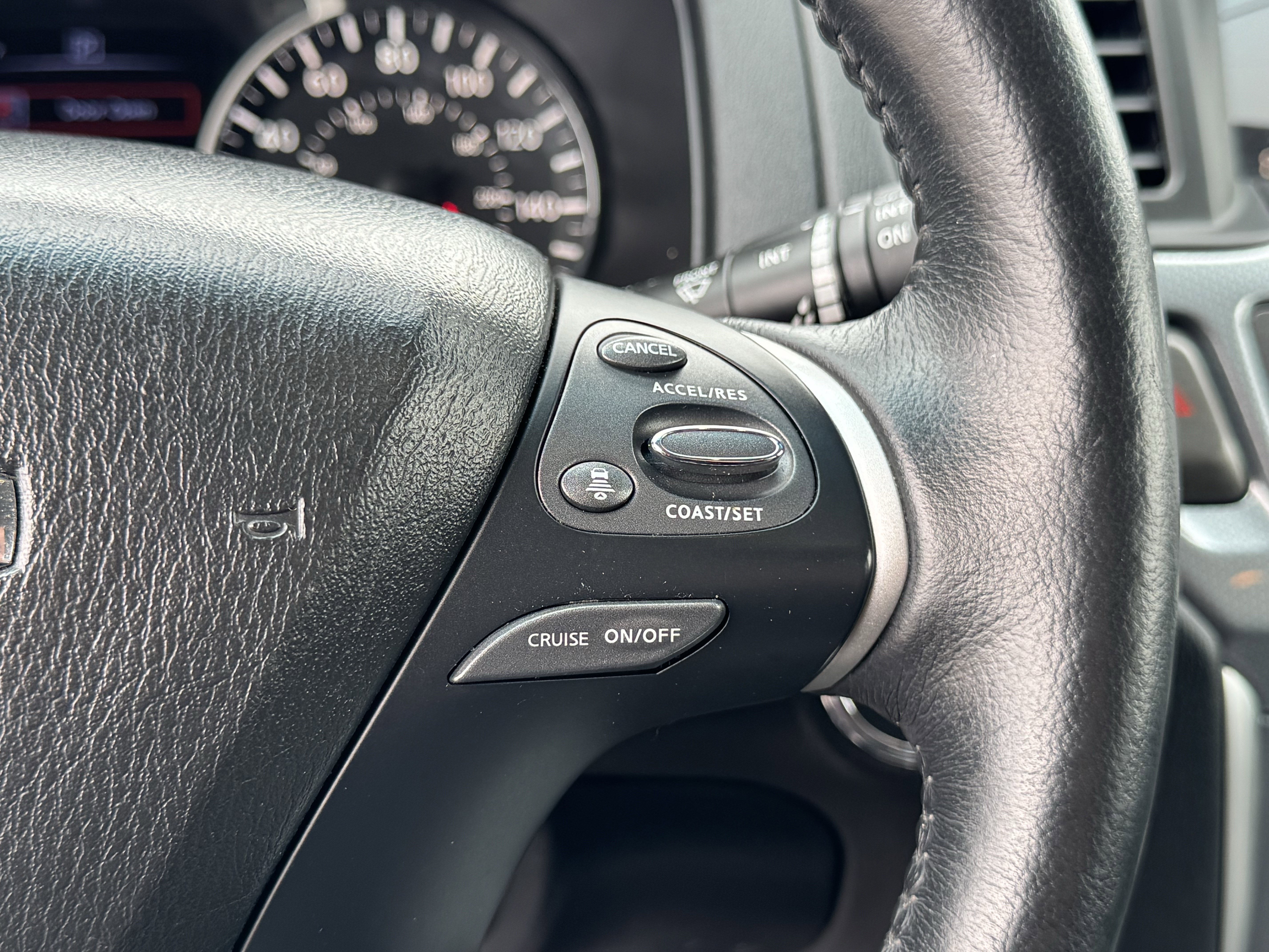 Certified 2020 Nissan Pathfinder SL image 32