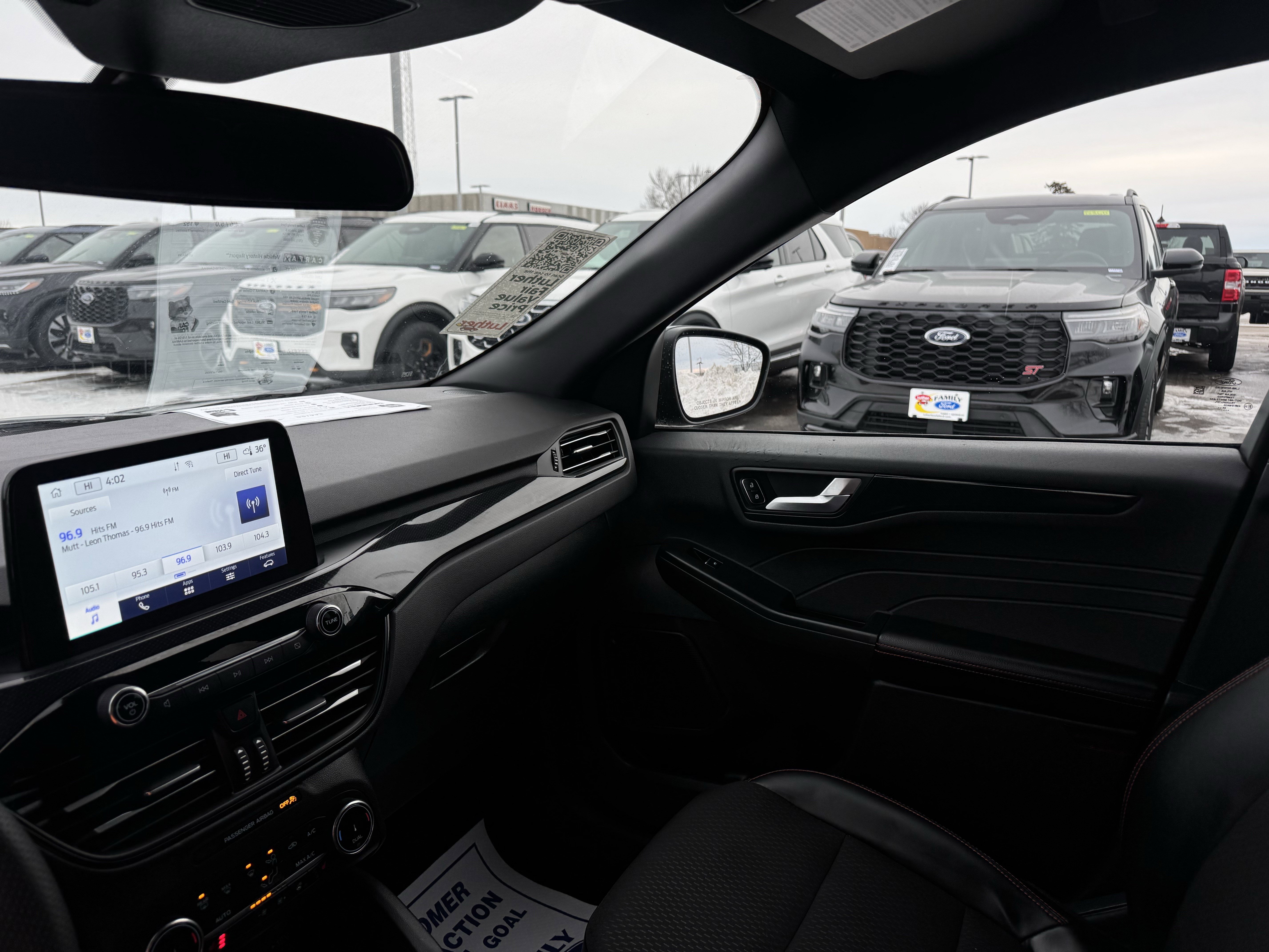 Certified 2025 Ford Escape ST-Line Select image 17