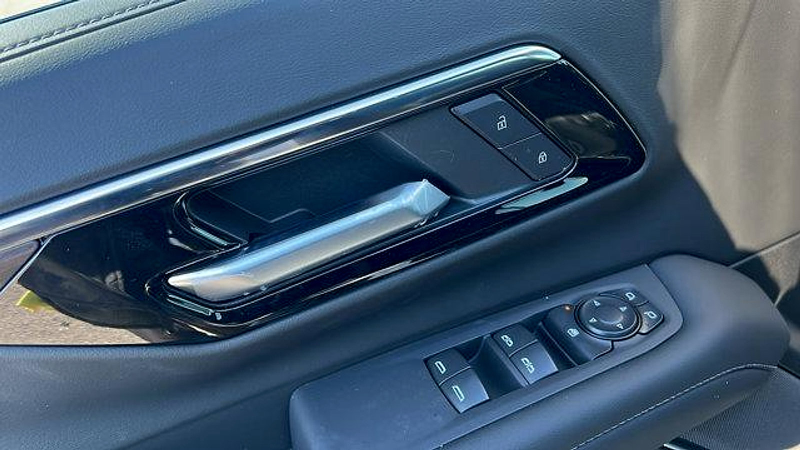 New 2026 Chevrolet Tahoe LS w/ LPO, Get Active Package image 17