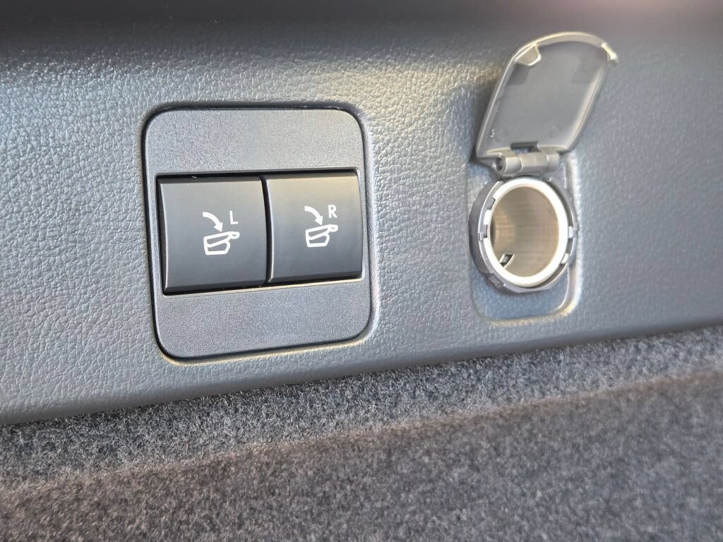 Used 2025 Lexus RX 350 Premium w/ Accessory Package (Z1) AWD/4WD image 19