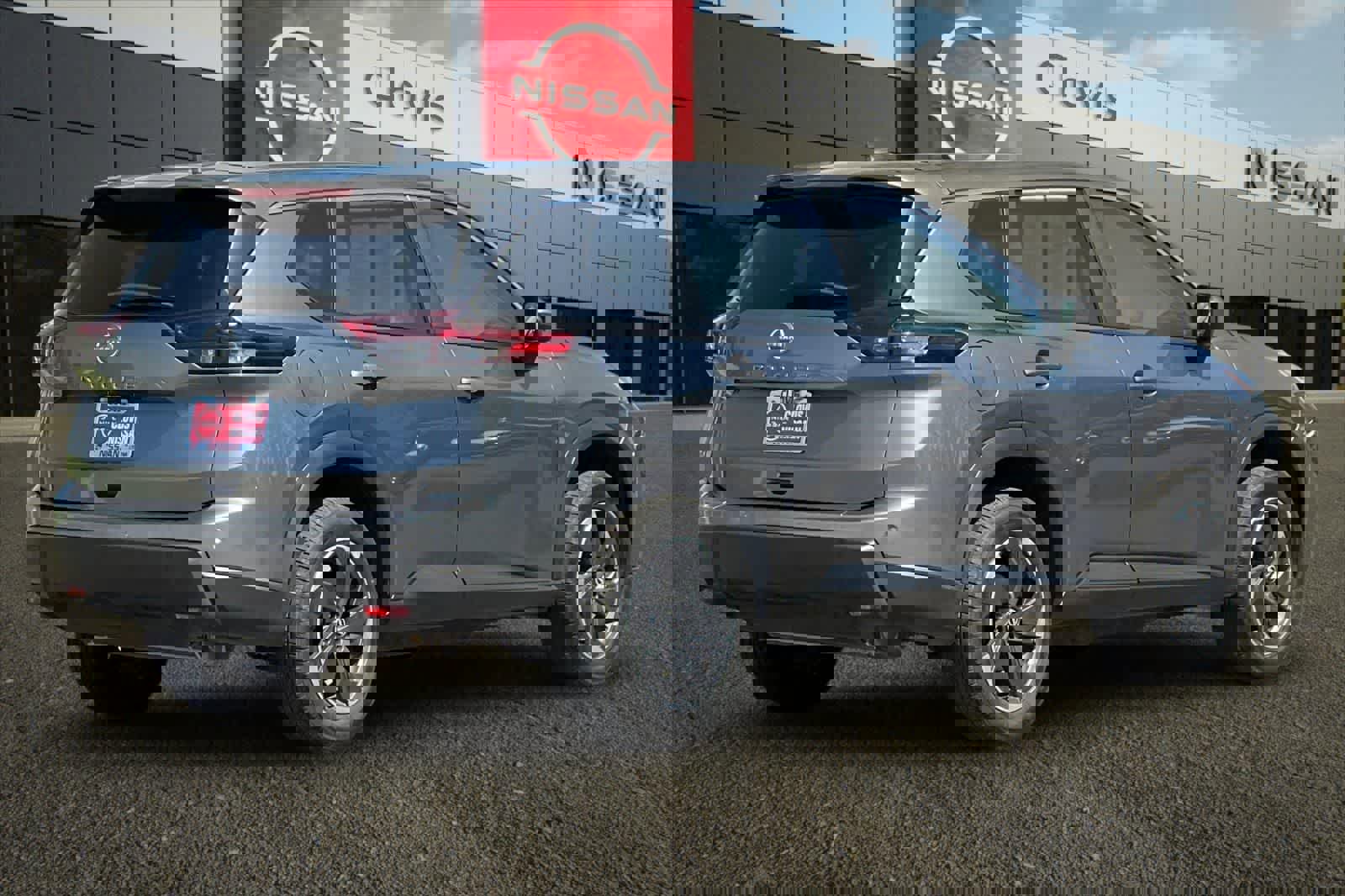 Used 2025 Nissan Rogue SV image 3