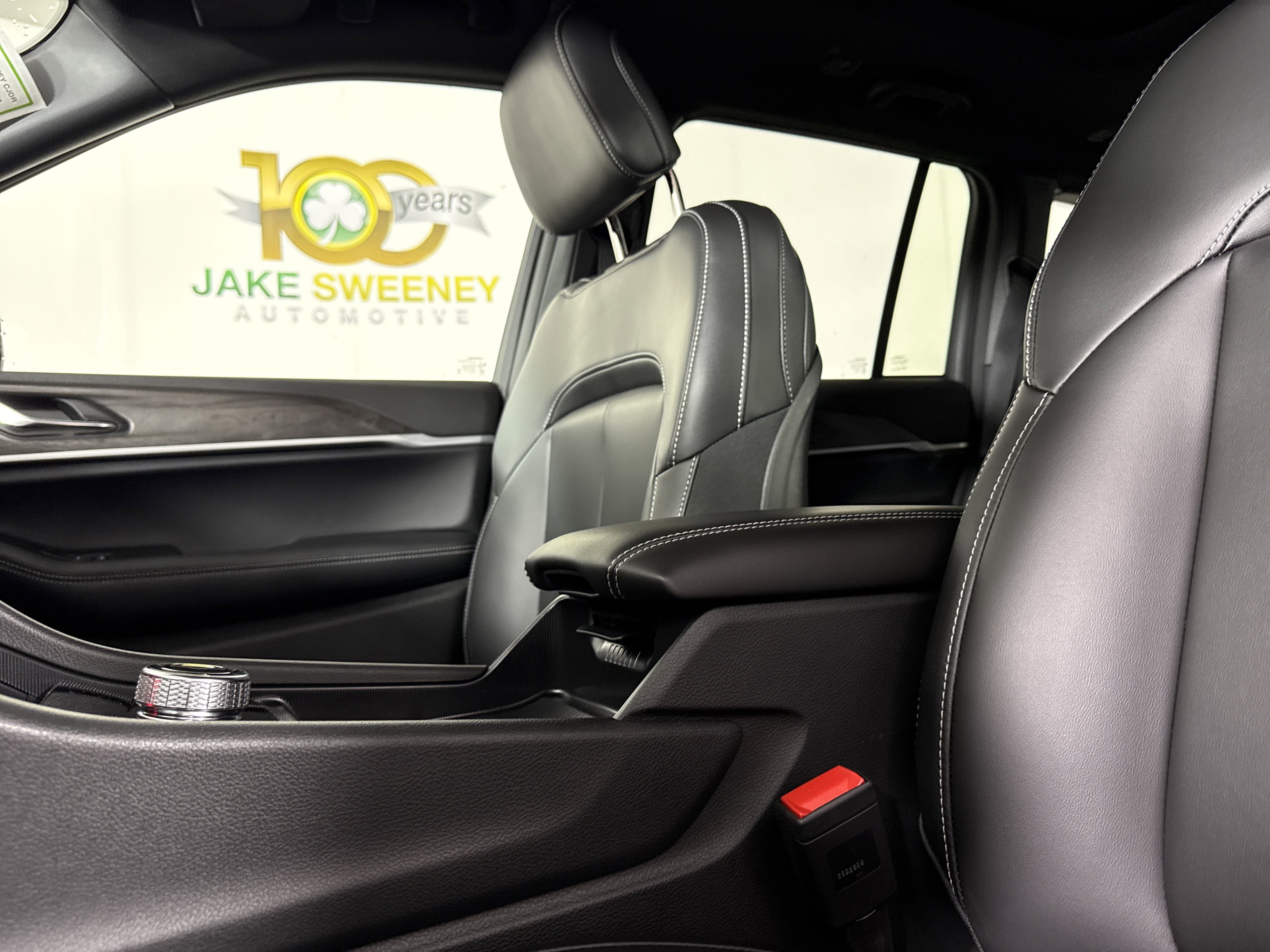 New 2025 Jeep Grand Cherokee Limited w/ Trailer Tow Package image 25