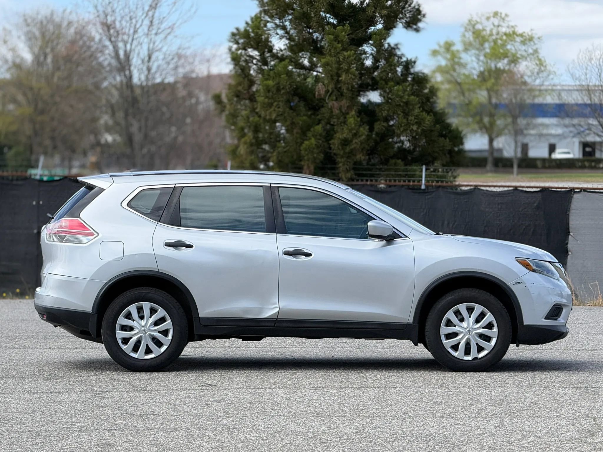 Used 2016 Nissan Rogue S image 7