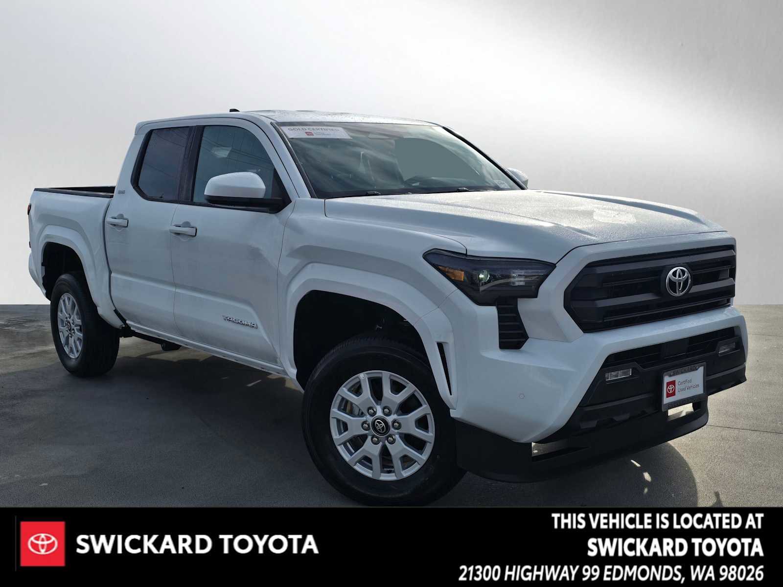 Certified 2025 Toyota Tacoma SR5 AWD/4WD image 1