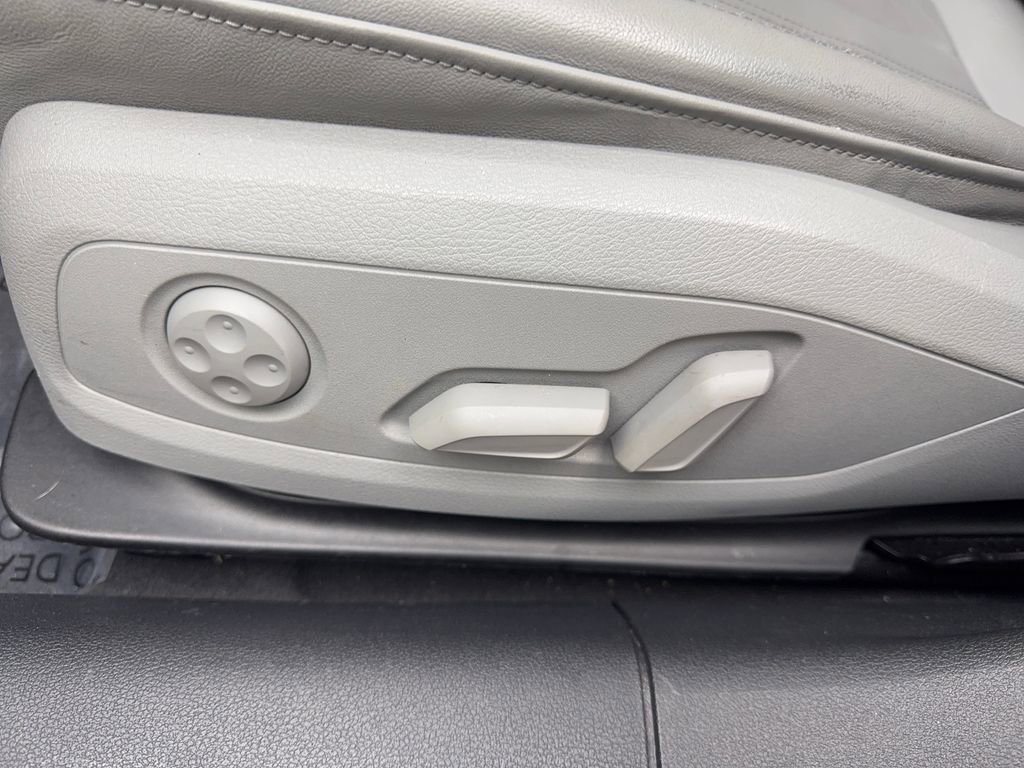 Used 2022 Audi A4 2.0T Premium Plus w/ Premium Plus Package image 31