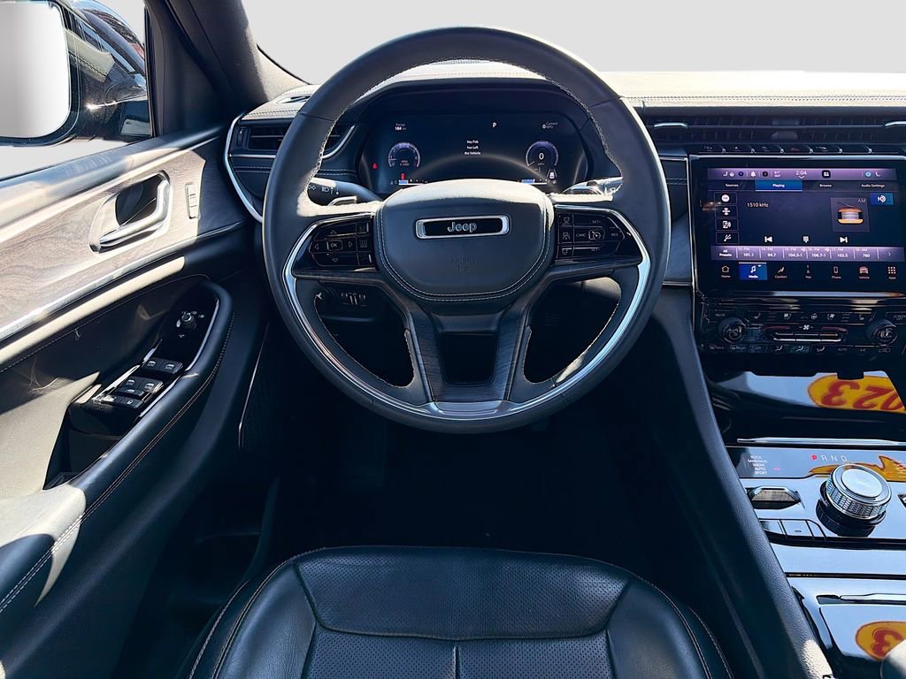 Used 2023 Jeep Grand Cherokee Overland image 18