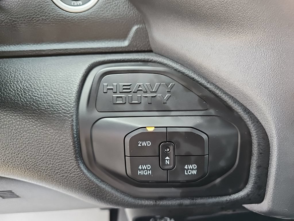 Used 2025 RAM 5500 4x4 Crew Cab image 16