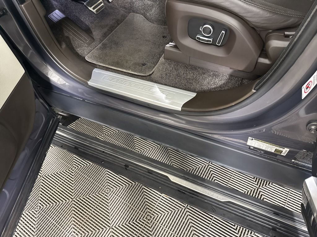 Used 2017 Land Rover Range Rover Supercharged image 33