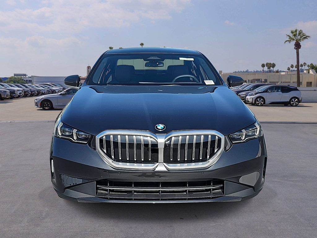 New 2026 BMW 530i w/ Executive Package RWD image 2