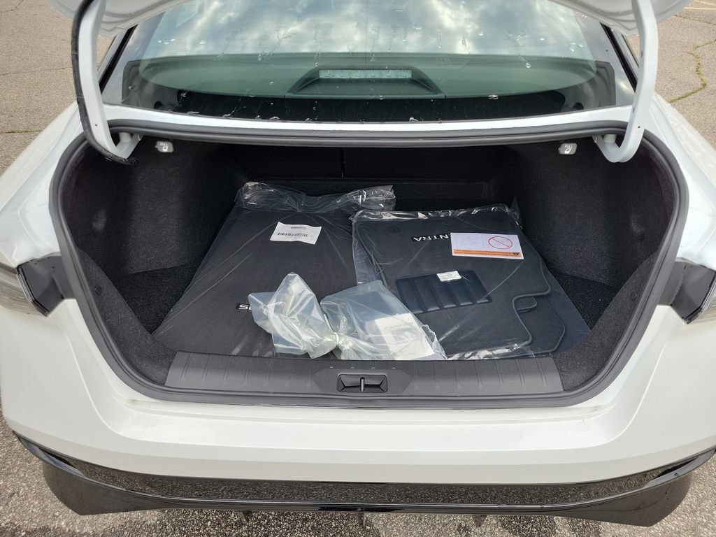 New 2027 Nissan Sentra SR w/ SR All Weather Package FWD image 27