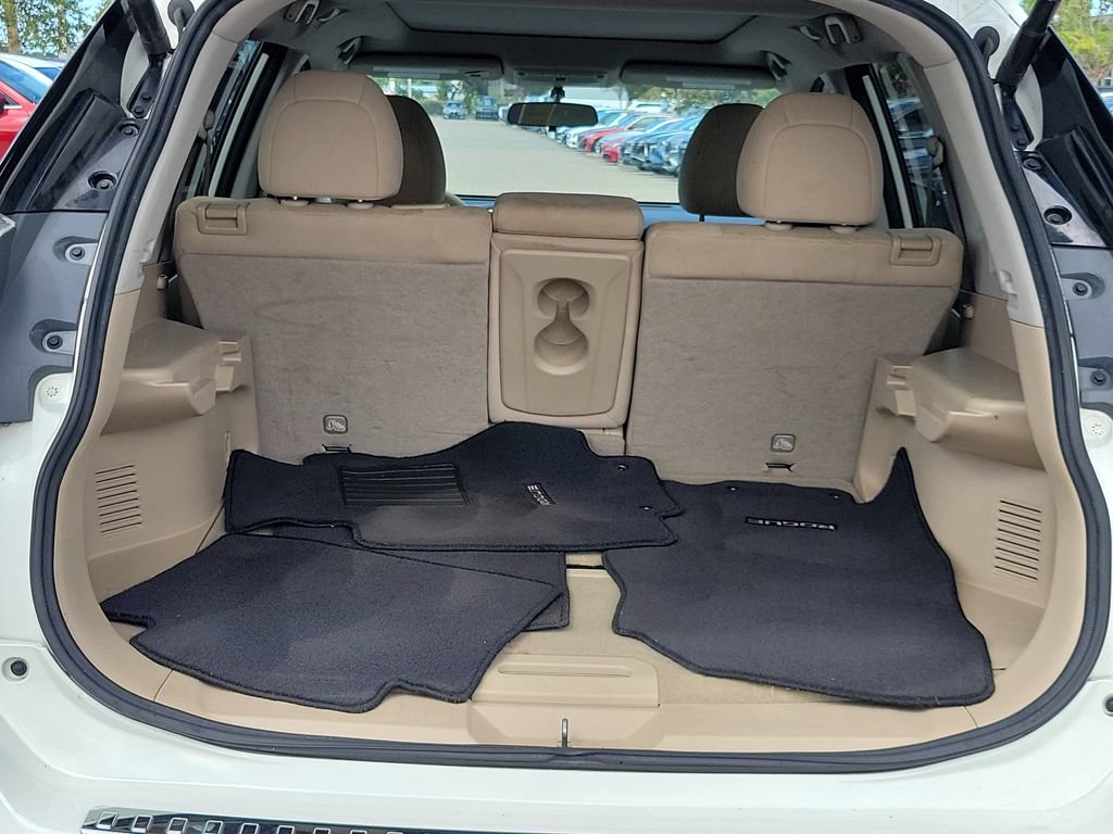 Used 2015 Nissan Rogue SV w/ SV Premium Package FWD image 9