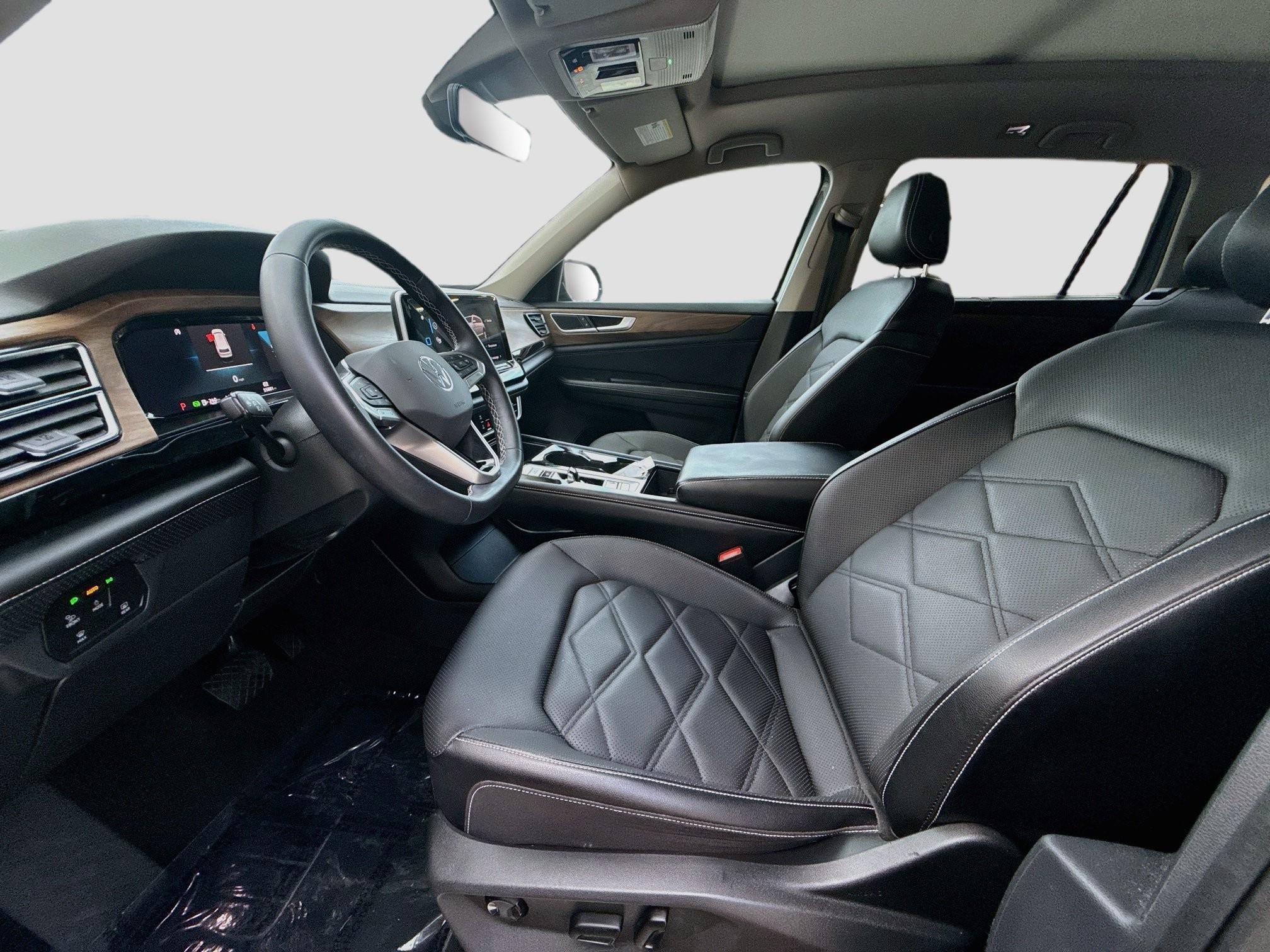 Used 2024 Volkswagen Atlas SE w/ Panoramic Sunroof Package FWD image 18