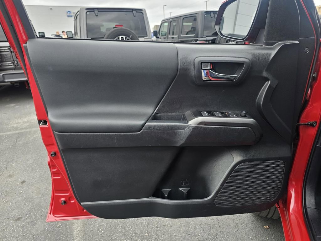 Used 2023 Toyota Tacoma TRD Sport image 12