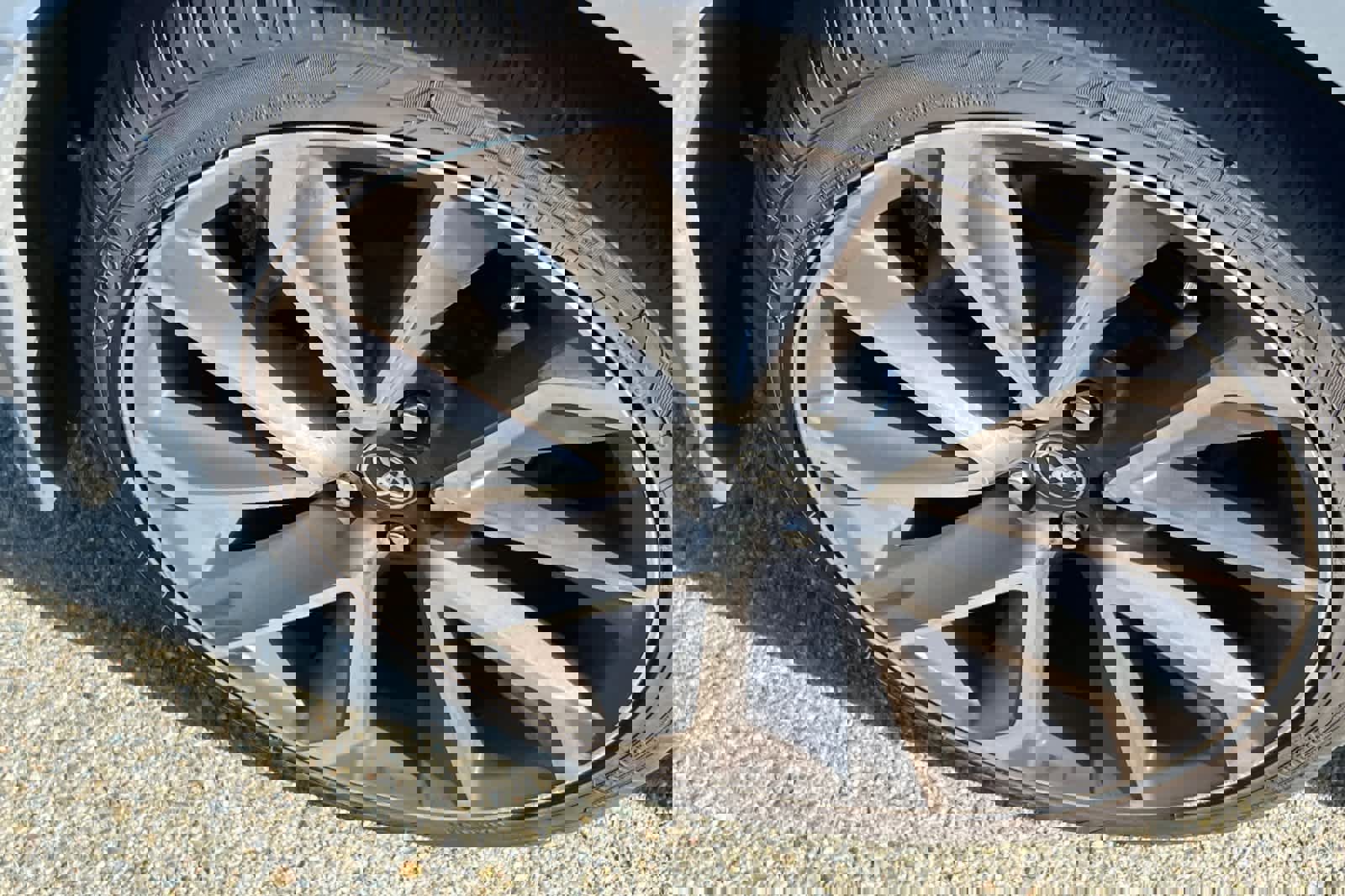 Used 2022 Toyota Corolla SE w/ SE Premium Package FWD image 17