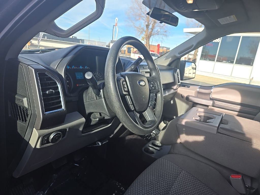 Used 2016 Ford F150 XLT image 11