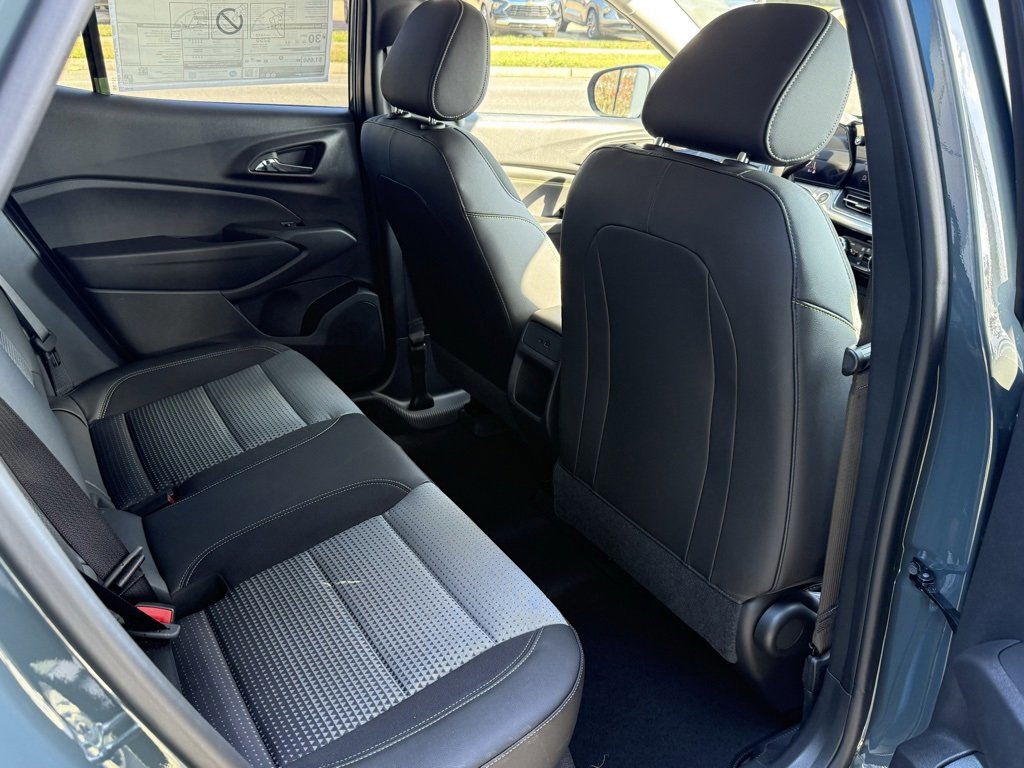New 2026 Chevrolet Trax LT w/ Sunroof Package image 23