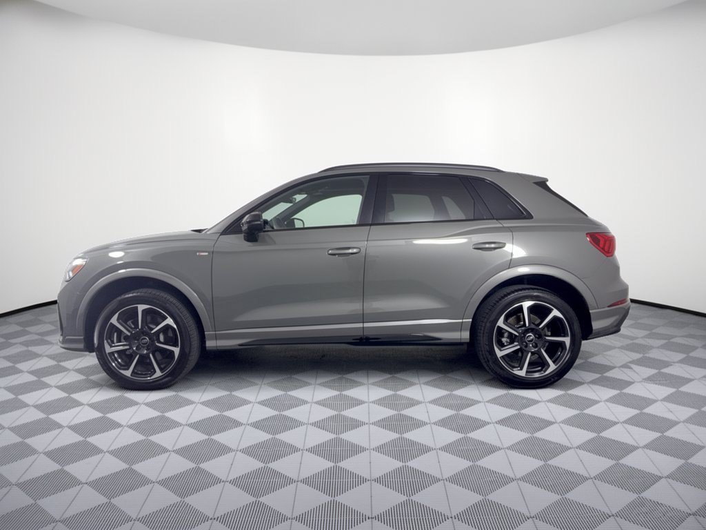 Used 2025 Audi Q3 2.0T Premium Plus w/ Premium Plus Package AWD/4WD image 2