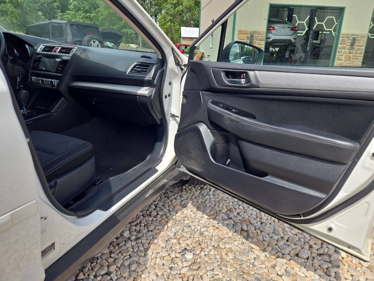 Used 2016 Subaru Outback 2.5i Premium AWD/4WD image 23
