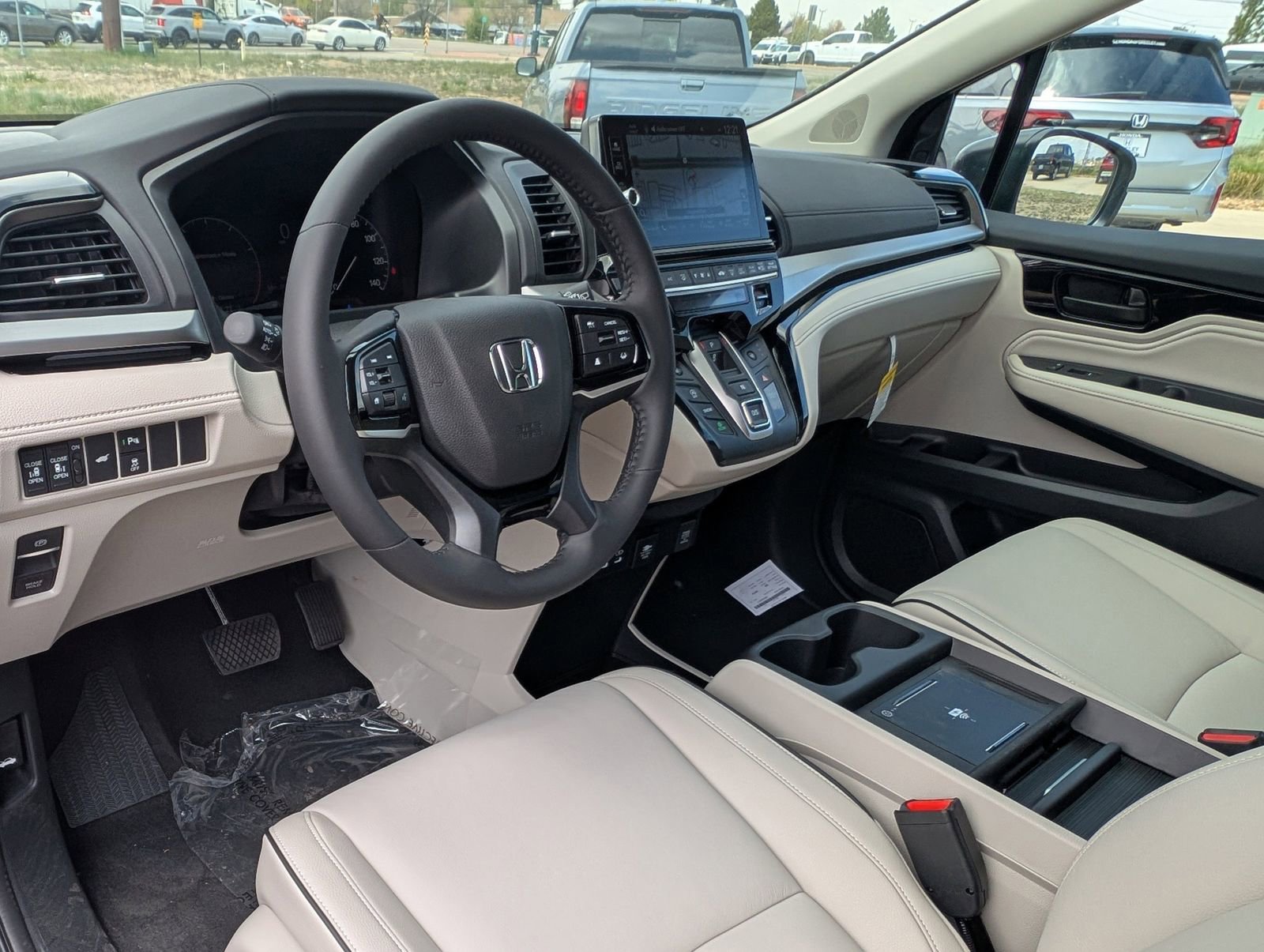 New 2026 Honda Odyssey Touring image 7