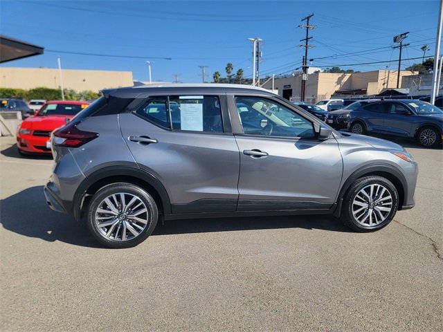 Used 2021 Nissan Kicks SV image 4