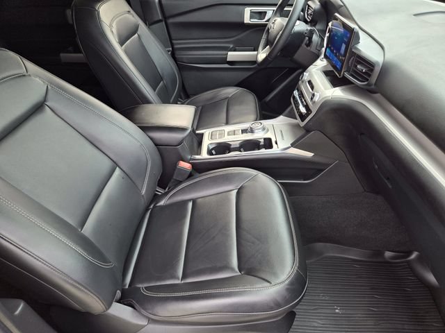 Used 2024 Ford Explorer XLT w/ Equipment Group 202A RWD image 14