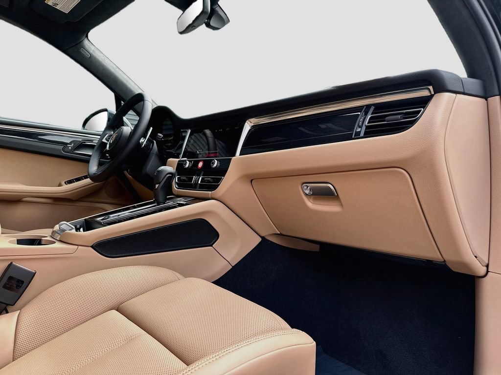 New 2026 Porsche Macan AWD/4WD image 31