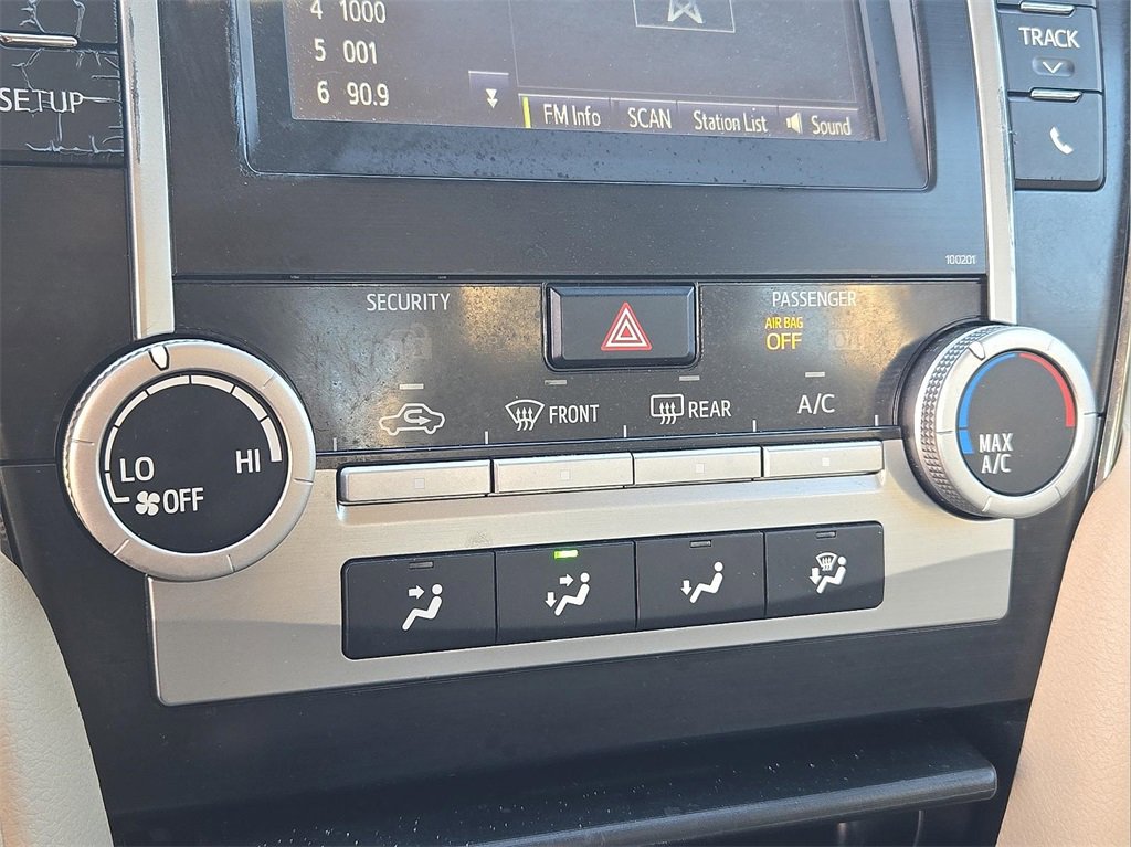 Used 2014 Toyota Camry LE image 17