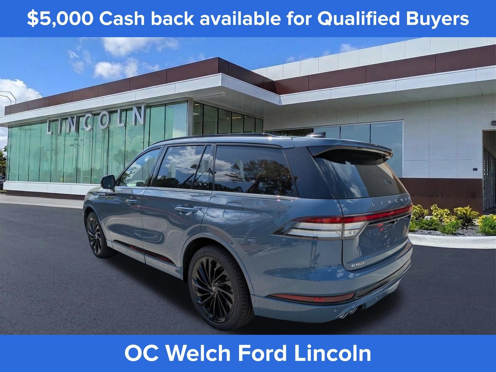 New 2026 Lincoln Aviator Reserve w/ Luxury Package RWD image 3