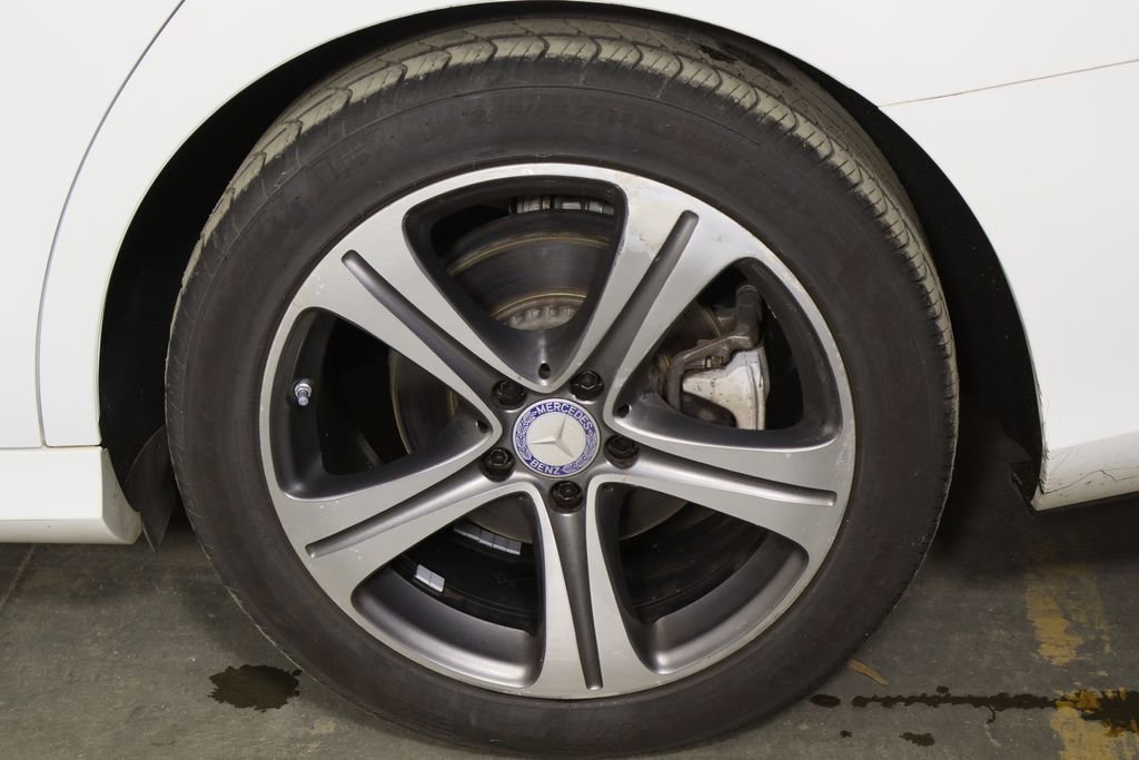 Used 2017 Mercedes-Benz E 300 4MATIC image 40