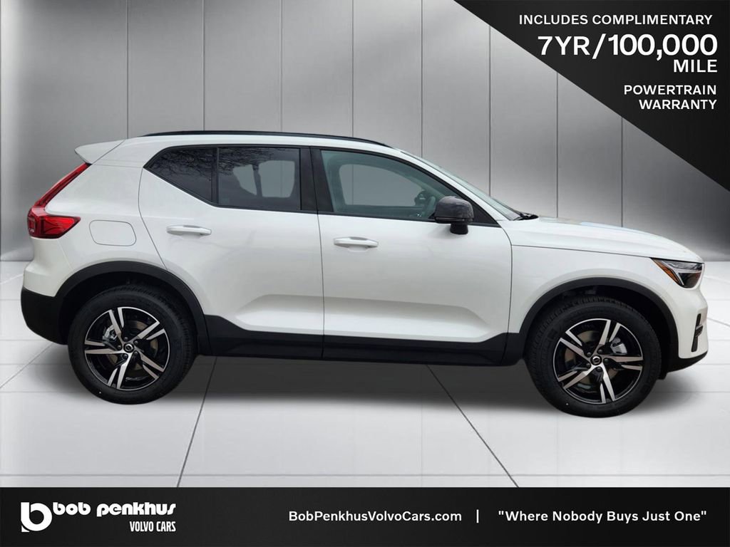 New 2026 Volvo XC40 B5 Core w/ Climate Package image 23