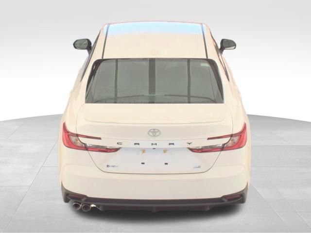 Used 2025 Toyota Camry SE FWD image 4