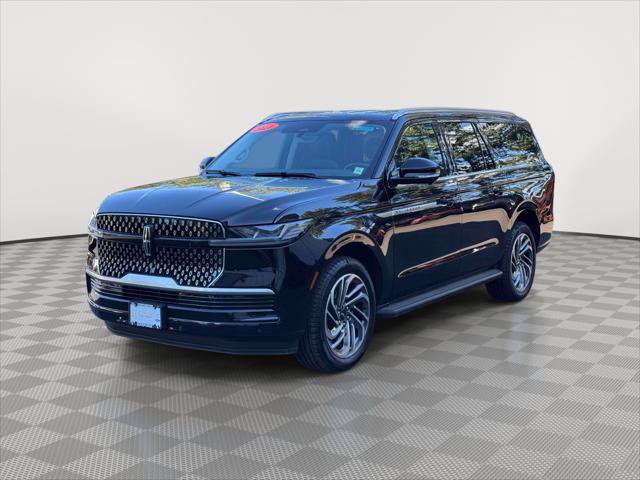 Used 2026 Lincoln Navigator L Premier AWD/4WD image 3