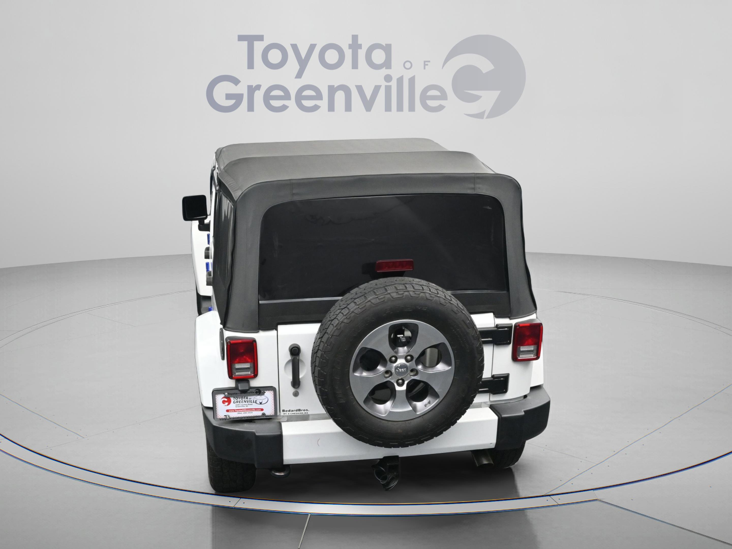 Used 2016 Jeep Wrangler Unlimited Sahara w/ Connectivity Group image 13