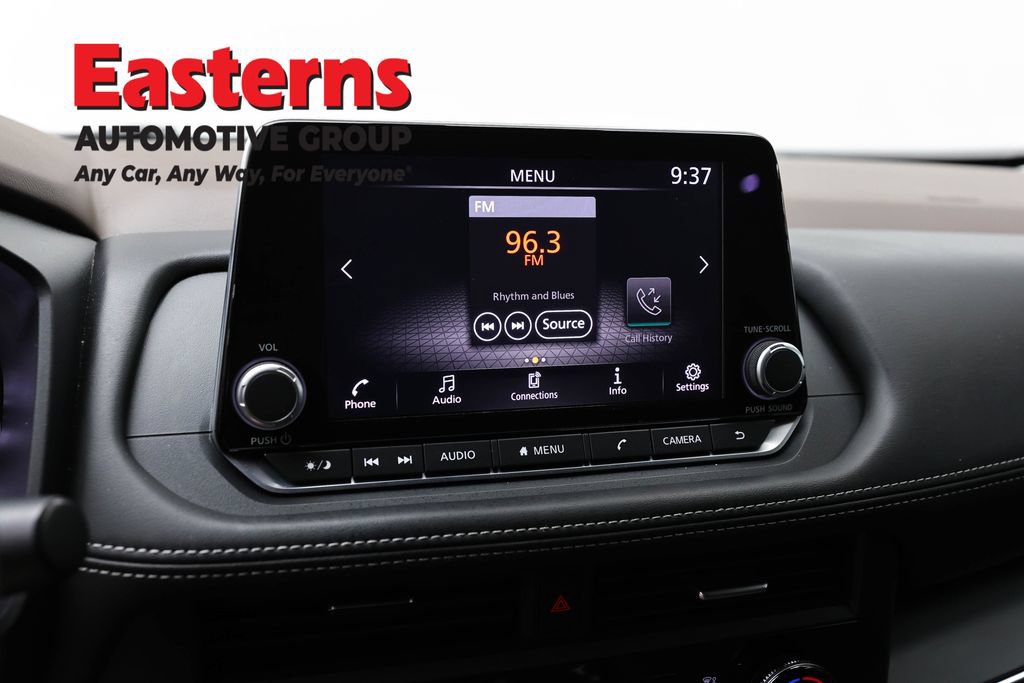 Used 2023 Nissan Rogue S AWD/4WD image 18