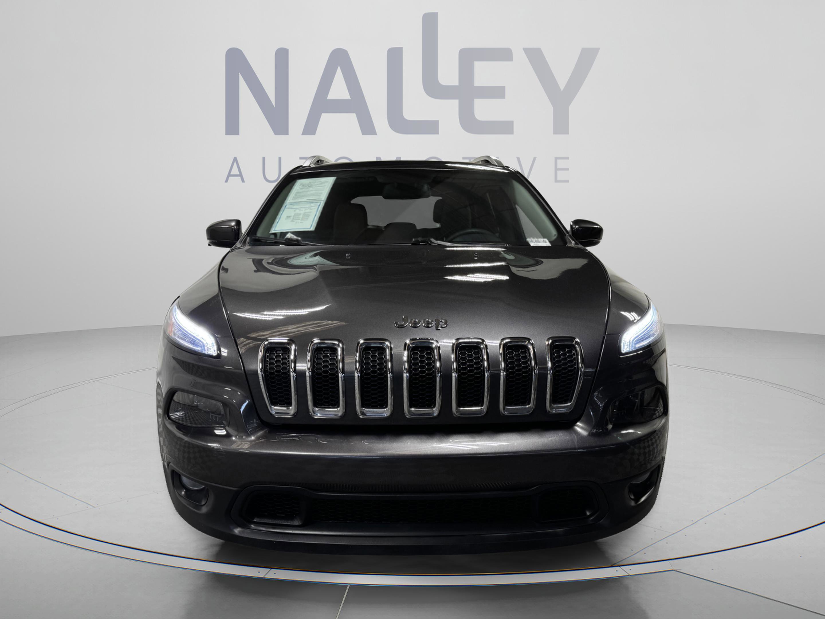 Used 2017 Jeep Cherokee Latitude w/ Safety/Convenience Group FWD image 8