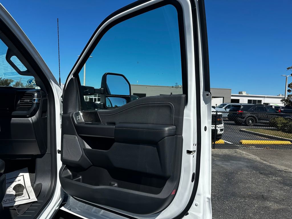 New 2026 Ford F350 Lariat w/ Black Appearance Package image 39
