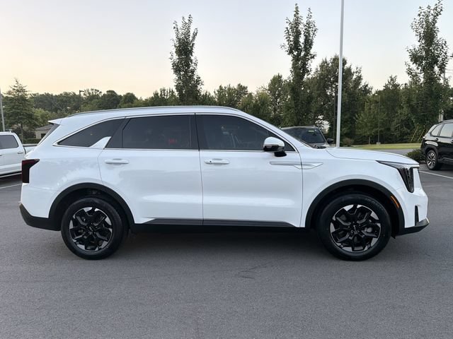 Used 2024 Kia Sorento S w/ Panoramic Sunroof Package FWD image 2
