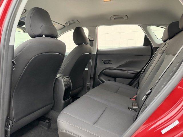Used 2024 Hyundai Kona SE image 28
