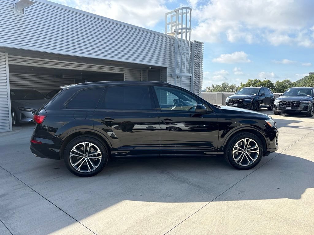 Certified 2026 Audi Q7 3.0T Premium w/ Convenience Plus Package AWD/4WD image 4