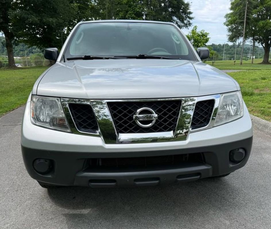 Used 2011 Nissan Frontier S w/ S Preferred Pkg RWD image 2