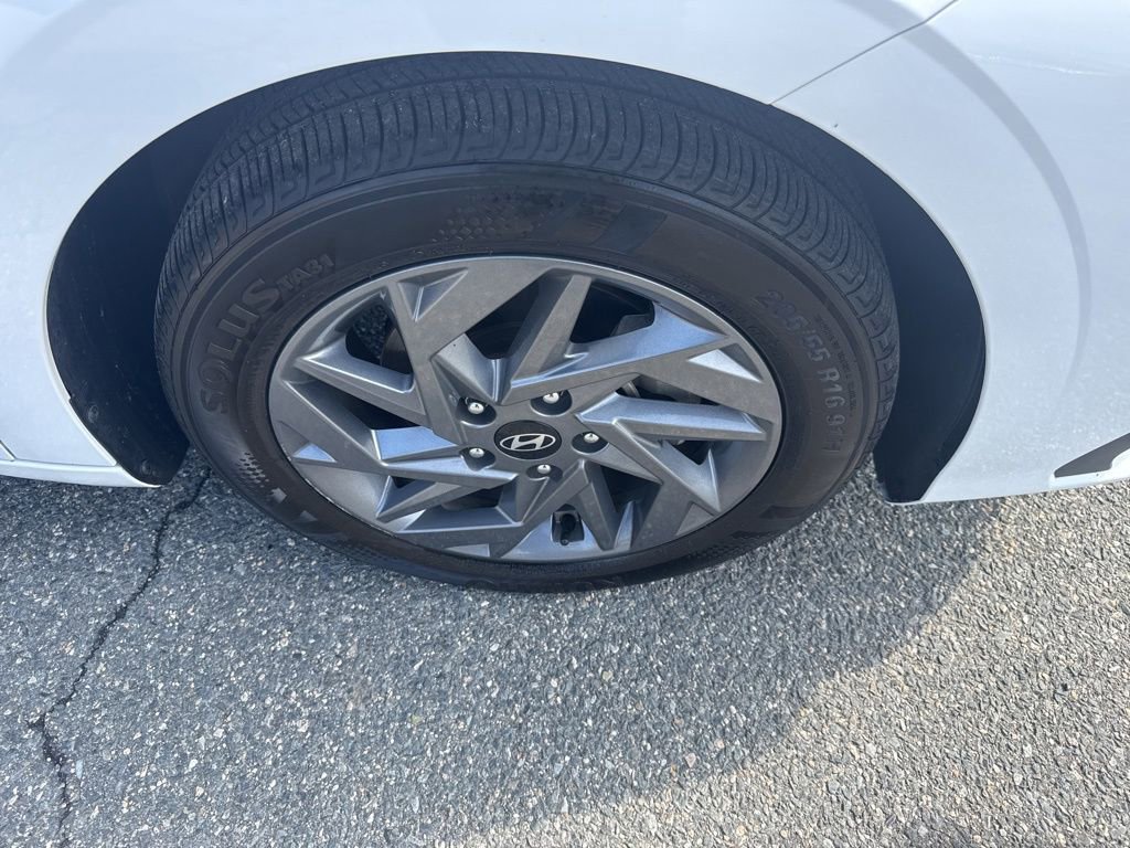 Used 2024 Hyundai Elantra SEL image 10