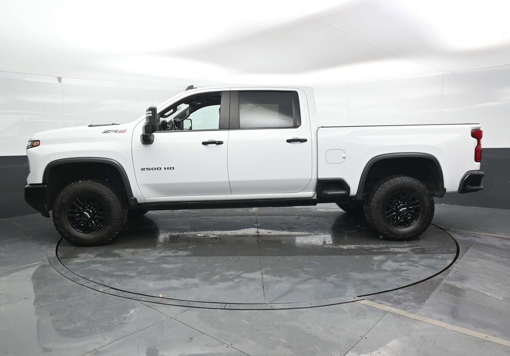 Used 2024 Chevrolet Silverado 2500 ZR2 w/ Technology Package image 10