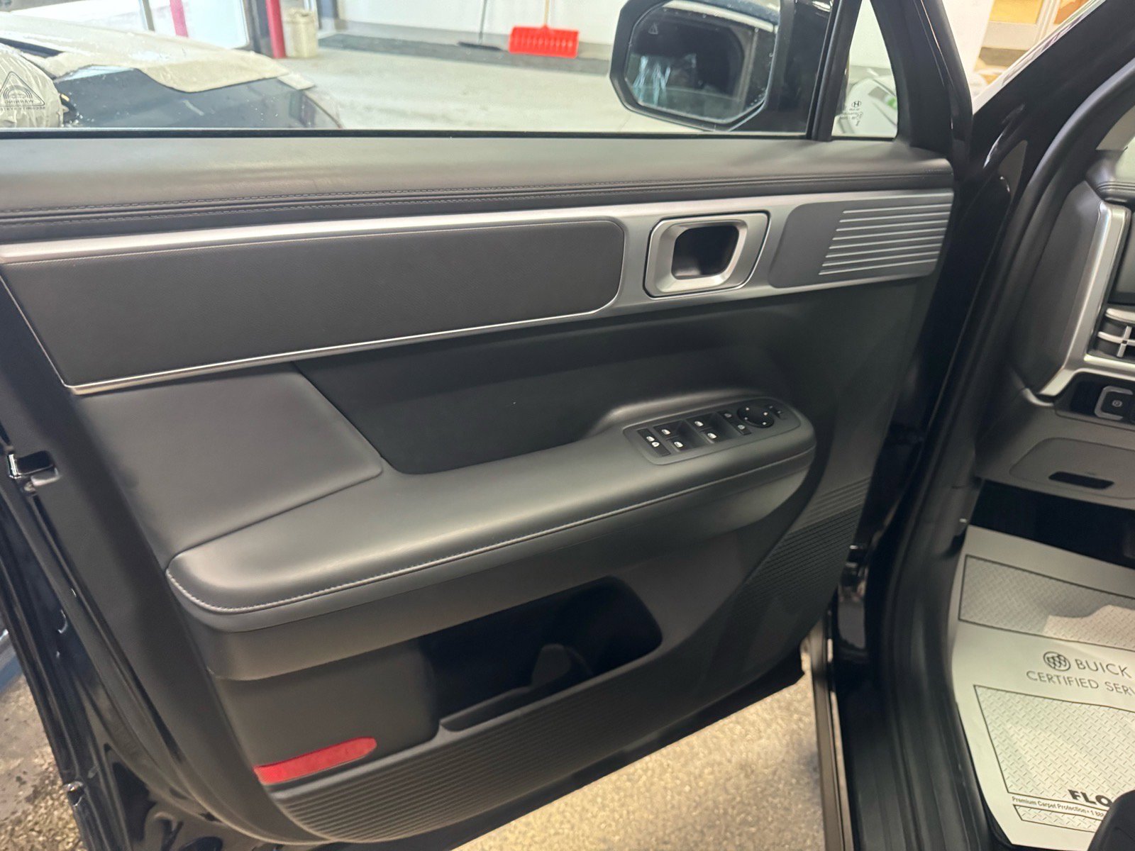 Used 2025 Hyundai Santa Fe XRT image 17